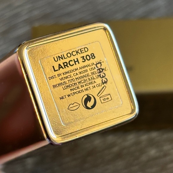 New! Hourglass Unlocked Satin Crème Lipstick in Larch 308 - Picture 9 of 9